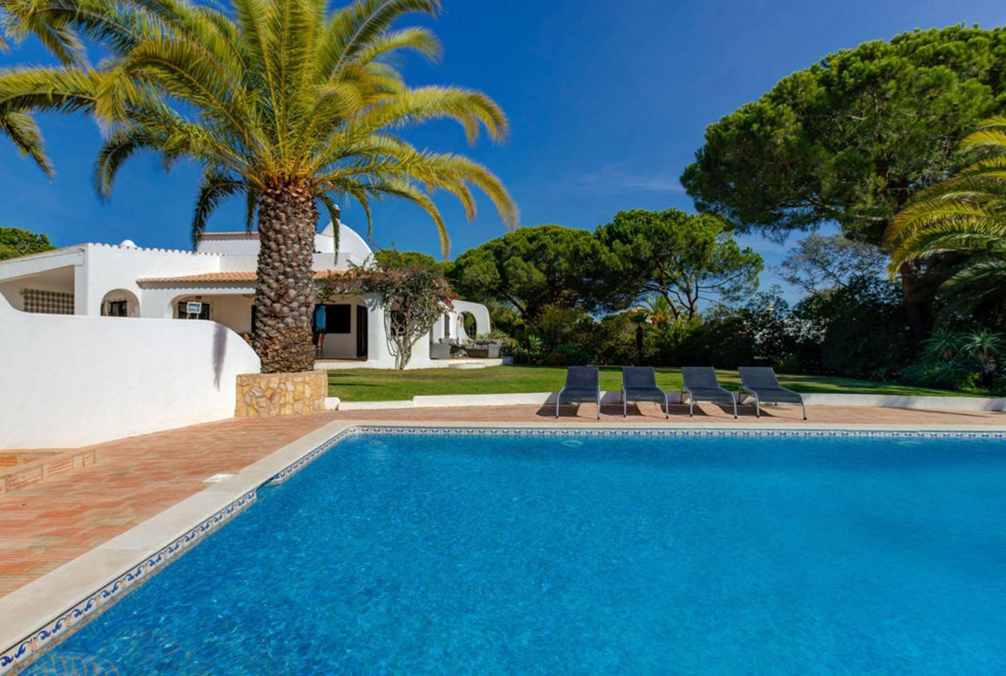 Villa Barlavento - Stunning 4-Bedroom Villa With Tennis Court 卡武埃鲁 外观 照片