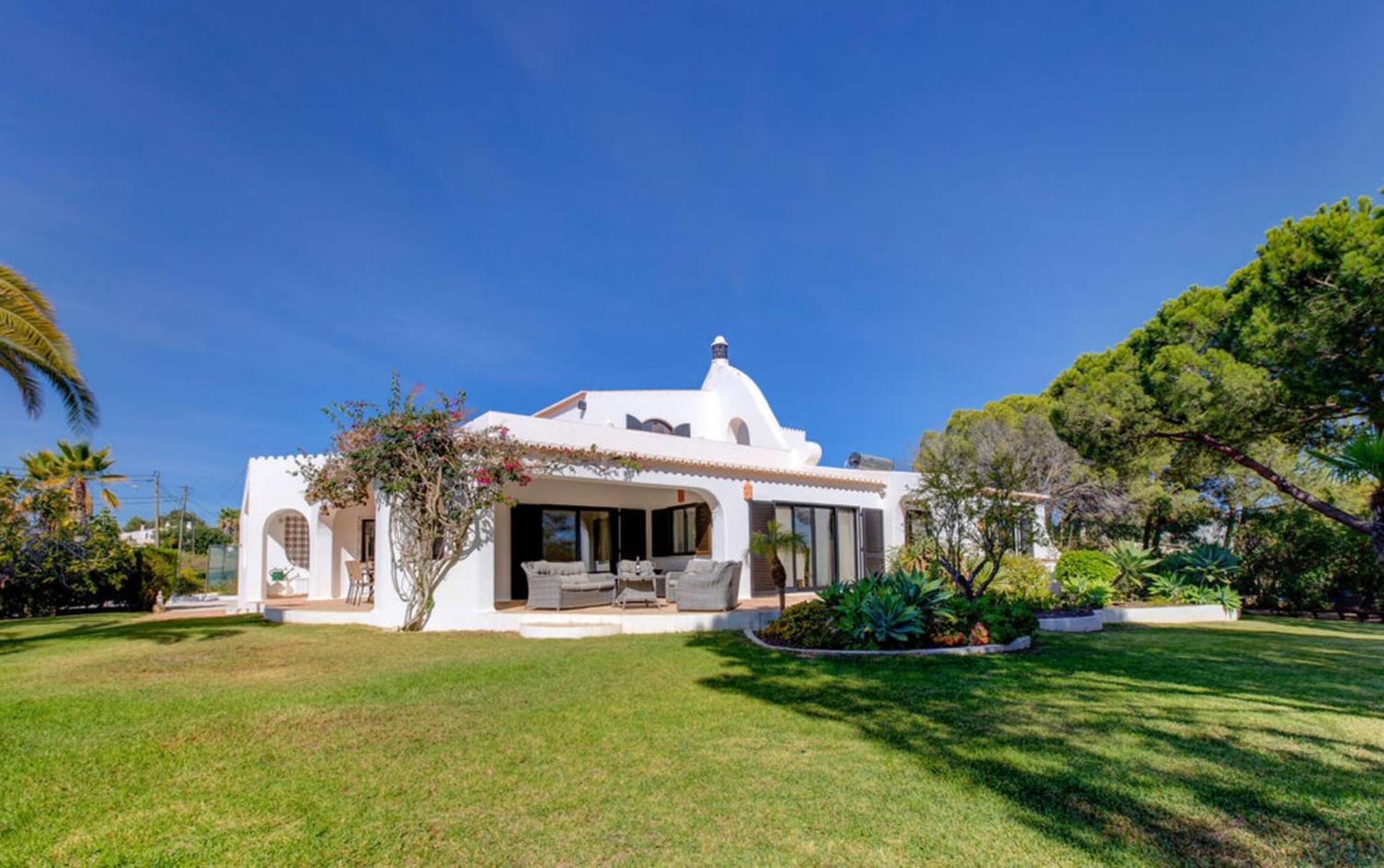 Villa Barlavento - Stunning 4-Bedroom Villa With Tennis Court 卡武埃鲁 外观 照片